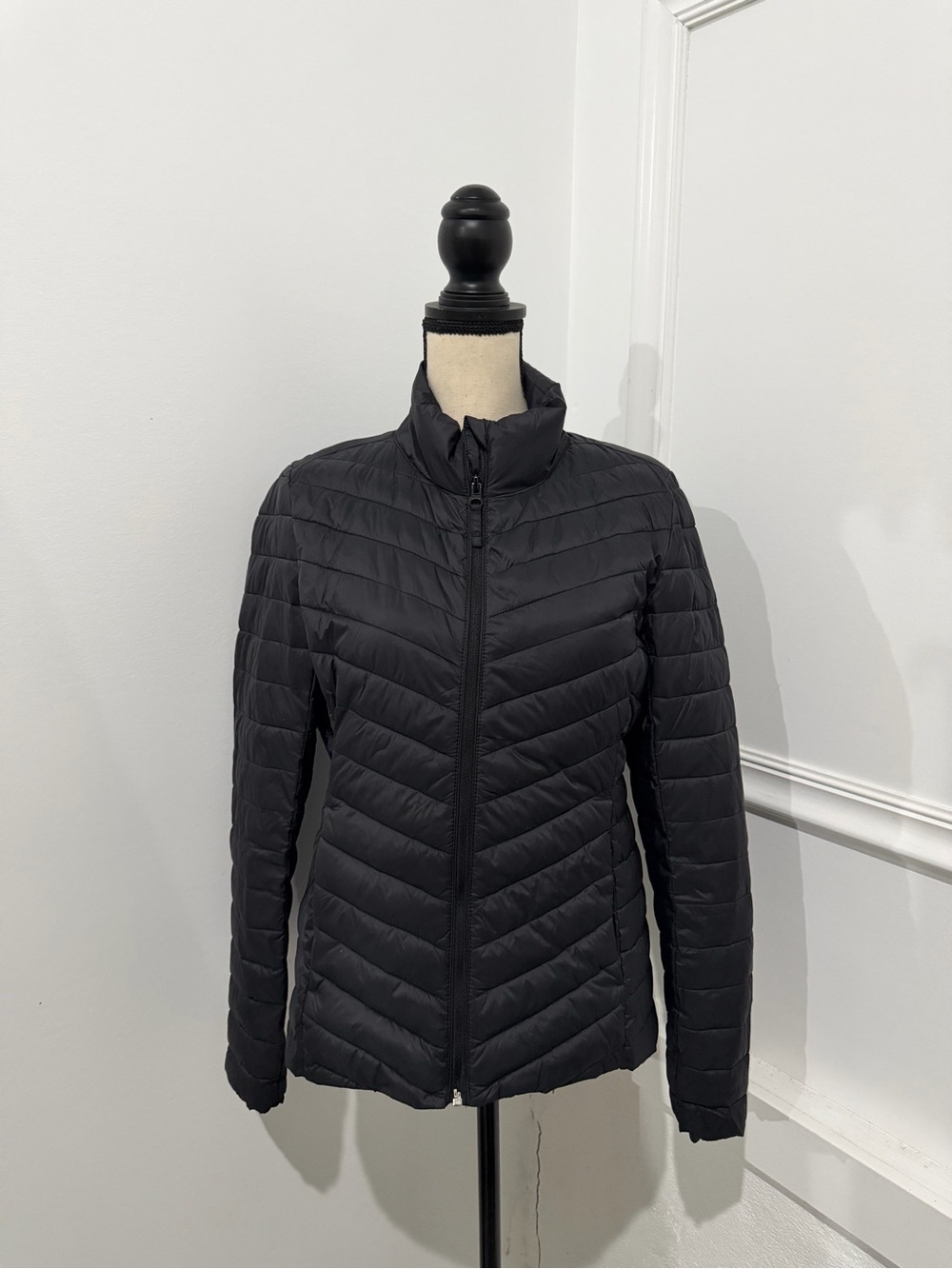 Old Navy Black Quilted Women's Packable Puffer Jacket